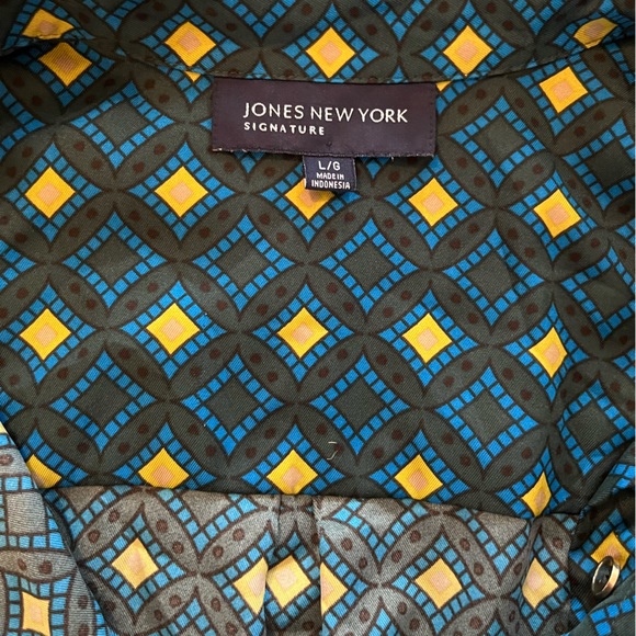 Sleek Jones New York geometric collared shirt - Picture 2 of 9
